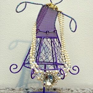 Vintage fashion jewelry with 3 strands necklace